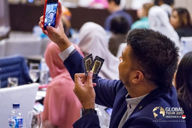 [PHOTOS] The gold business lands in Indonesia