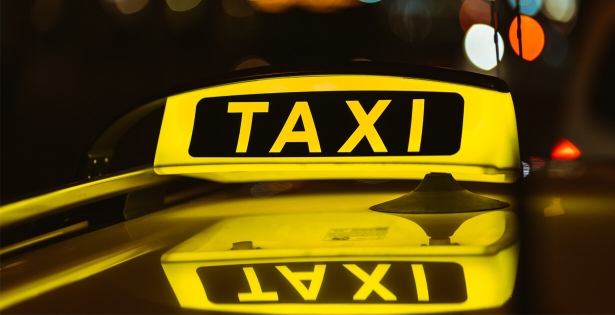 Незабываемая поездка на золотом такси